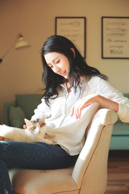 阿森纳在英超联赛中排名第三,阿森纳是英超俱乐部吗